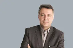 لعنت به کسی که این‌جا آشغال بریزد