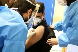 
سازمان غذا و دارو: در انتقال مطلب درخصوص واکسن هایی که اخیرا با عنوان «تک دوز» وارد شده اند، اشتباه رخ داده 