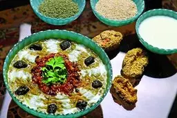 طرز تهیه آش ترخینه به‌ سبک اراکی‌ها 