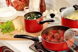 ظروف تفلون را بازسازی نکنید! | مضرات جبران ناپذیر ظروف تفلون و بازسازی آنها