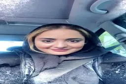 تصویر خوشحال نرگس محمدی در ماشین لاکچری اش 