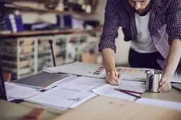 آیا کار کردن در ایران دیگر نمی‌صرفد؟ | نرو کار می‌کن