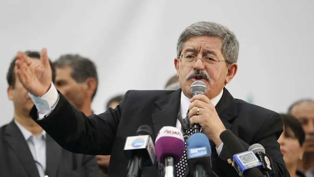فساد   |    نخست‌وزیر اسبق الجزایر به ۷ سال زندان محکوم شد