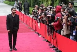 نوید محمدزاده، مهم‌ترین جایزه بازیگری عمر خود را گرفت