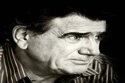 خواندن موسیقی استاد شجریان در مدرسه | ای در شب تار من روشنایی+ ویدئو
