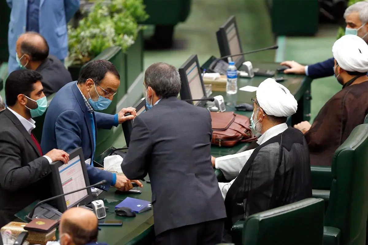 
مجلس با حذف تعریف «ایرانی الاصل» بودن کاندیداهای ریاست جمهوری مخالف است
