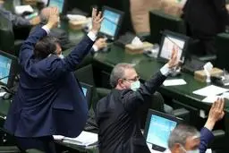 
تبصره مصوبه‌ی مجلس  |   اطلاعات سپاه و وزارت اطلاعات ظرف ۱۵ روز مدارک و سوابق کاندیدا‌های ریاست جمهوری را به شورای نگهبان ارائه کنند
