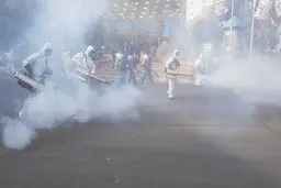 ضدعفونی محله صادقیه با دستگاه‌های جدید حرارتی توسط ۵۰ آتش‌نشان