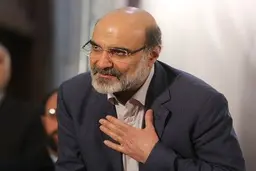 رئیس صداوسیما: به دلیل اظهارات نسنجیده مهمان شبکه چهار از رییس جمهور عذرخواهی می‌کنم |  مسئولیت اظهارنظر در برنامه‌های زنده بر عهده کارشناس مدعو است