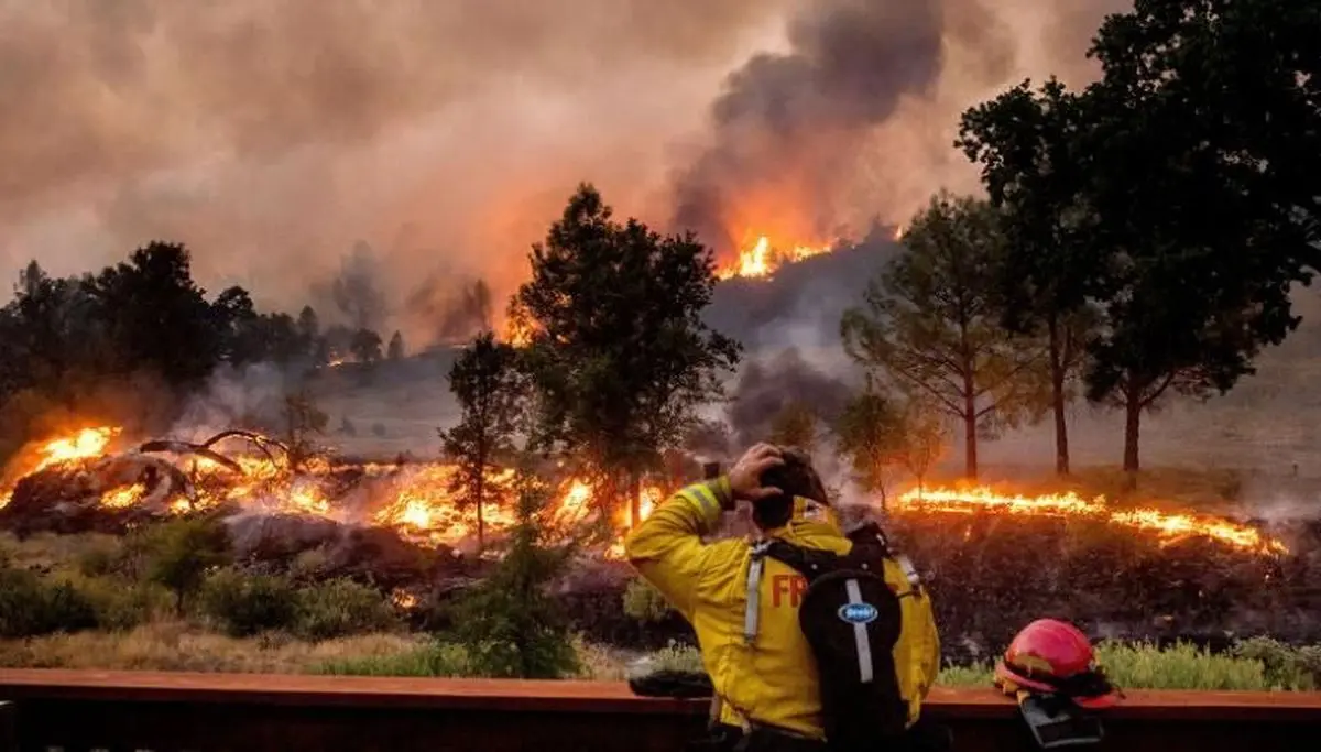  آتش سوزی   |   وضعیت هشدار در شش ایالت آمریکا