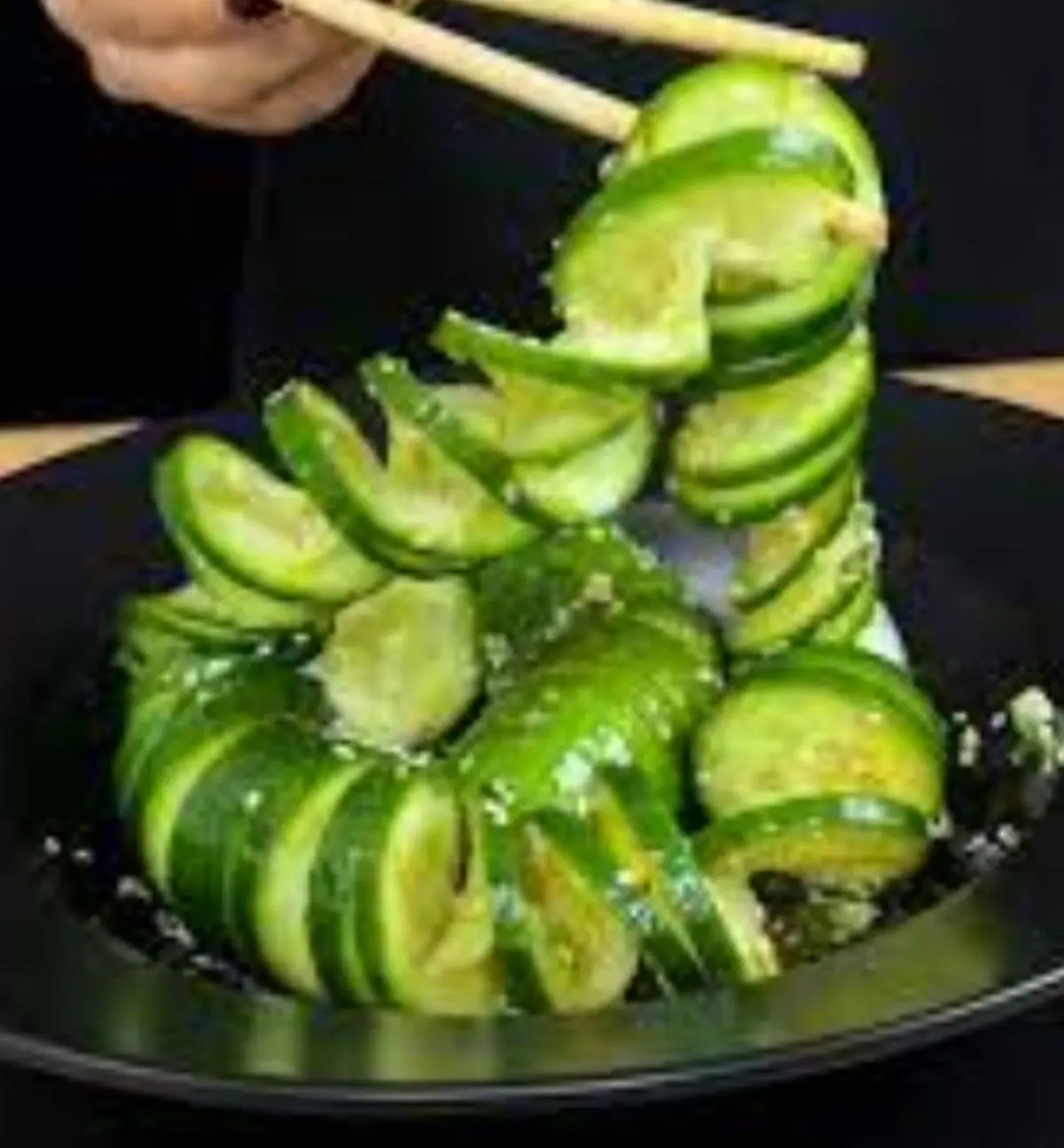 این دفعه خیار سالادی رو اینطوری درست کن! | طرز تهیه سالاد خیار کره ای محبوب و خوشمزه +ویدئو