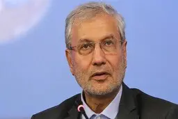 ربیعی: شاید آحاد مردم آنچه را که انتظار داشتند در میان نامزدها نمی‌بینند اما جامعه همیشه از بند محدودیت‌ها، فرصت‌هایی باورنکردنی خلق می‌کند