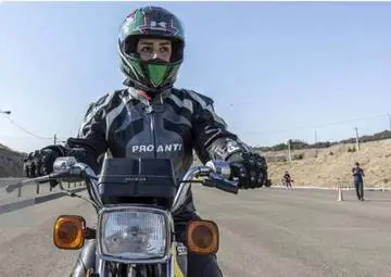 صدور گواهینامه موتورسواری زنان نهایی شد