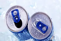  مصرف نوشیدنی های انرژی زا بشدت خطرناک است 