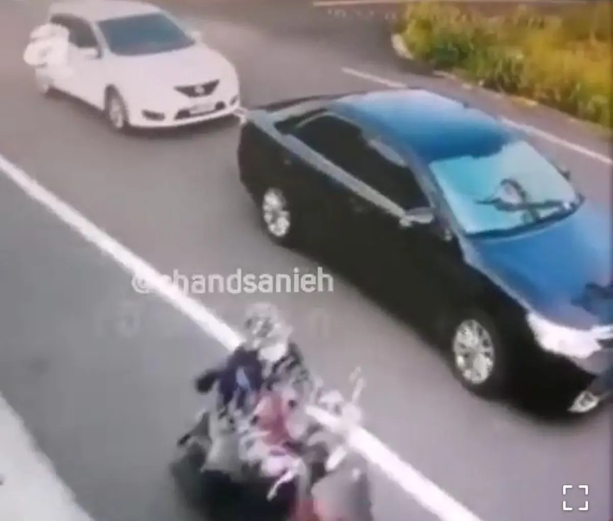 درگیری عجیب دو راننده, کار را به جای باریک کشاند!+ویدئو 
