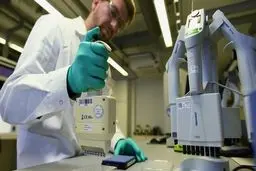 آلمان برای ساخت واکسن کرونا ۸۱۲ میلیون دلارهزینه خواهد کرد 
