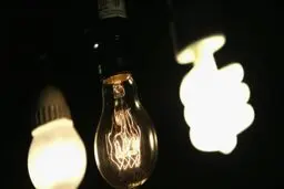 برق ۳۳  سازمان دولتی  درتهران به‌طور کامل قطع شد
