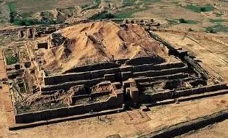 تخریب محوطه باستانی چغازنبیل برای ساخت سالن ورزشی؛ دهیار: اولویت با مردم است، نه آثار تاریخی!