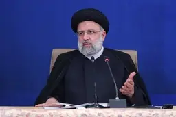 رئیسی: رسانه ها و بزرگان صاحب نفوذ مردم را به واکسن زدن تشویق کنند