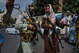 طالبان یک متهم را رو به عقب سوار الاغ کرد!+ویدئو 