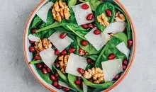 طعم تازه‌ی پاییز، با عطر انار و لطافت اسفناج | طرز تهیه سالاد اسفناج +ویدئو