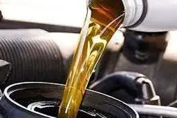انتقاد رئیس اتحادیه تعمیرکاران خودرو از فروش روغن موتورهای تقلبی 