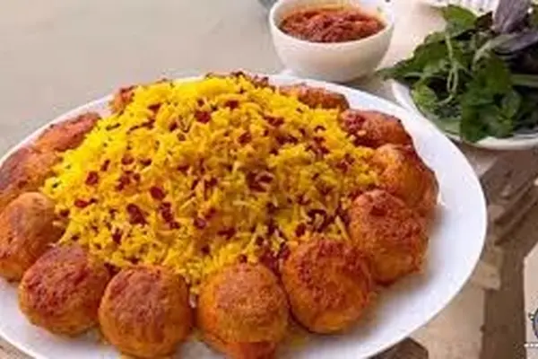 دیگه زرشک‌پلو رو تکراری درست نکن! | طرز تهیه زرشک‌پلو با کوفته مرغ +ویدئو