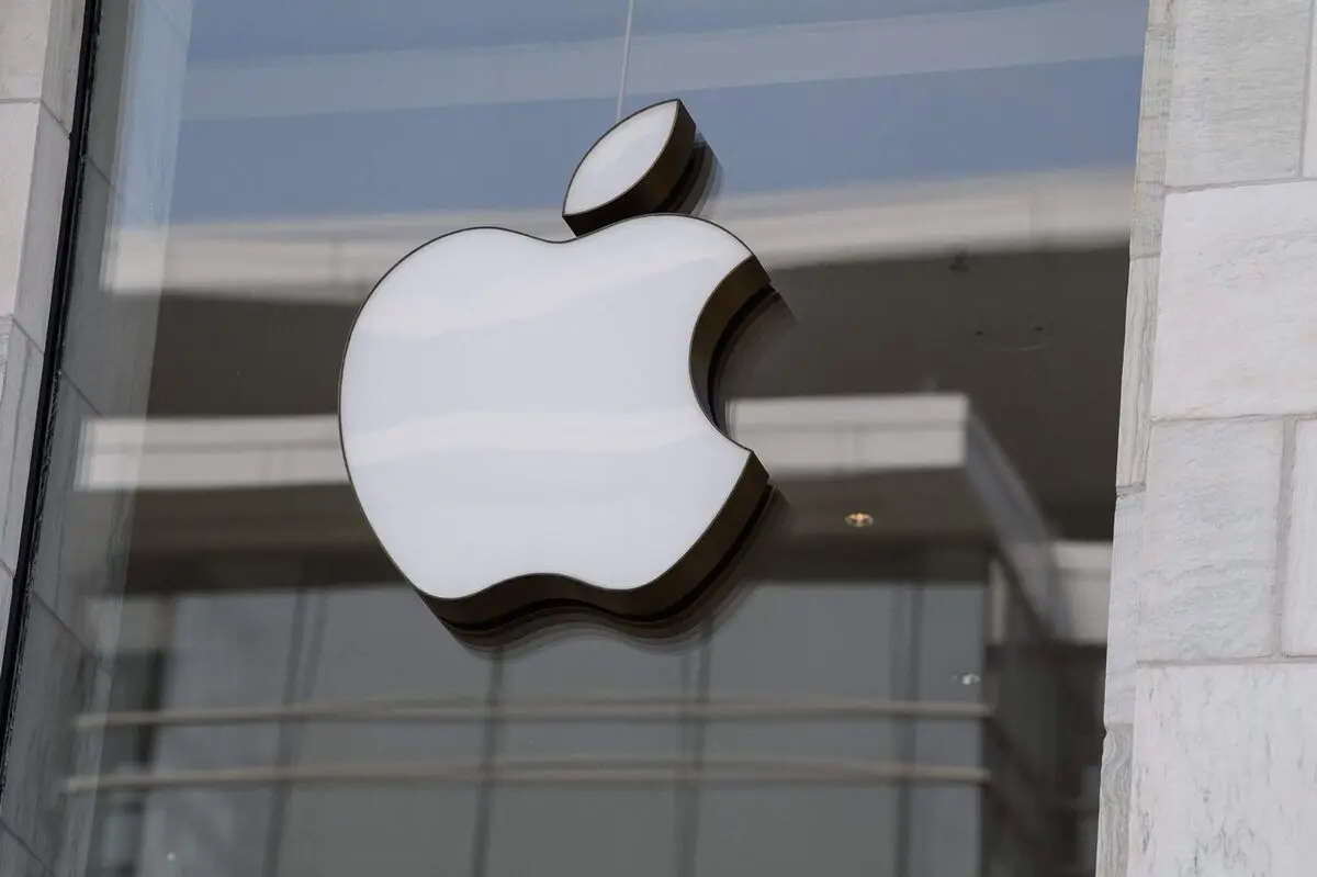 مردم برای دستیابی به محصولات اپل چگونه خود را به آب و آتش می‌زنند؟ | پل اپل