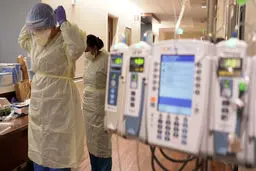 
اولین بیمار آلوده به سویه جدید کروناویروس در انگلیس فوت کرد
