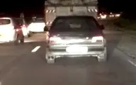جاده فیروزکوه | نصب چراغ گردون و فلاشر پلیس راهور روی خودرو سواری برای ترساندن راننده‌ها و راه گرفتن!+ویدئو 