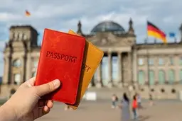 با همه مشکلات مهاجرت آری یا خیر؟