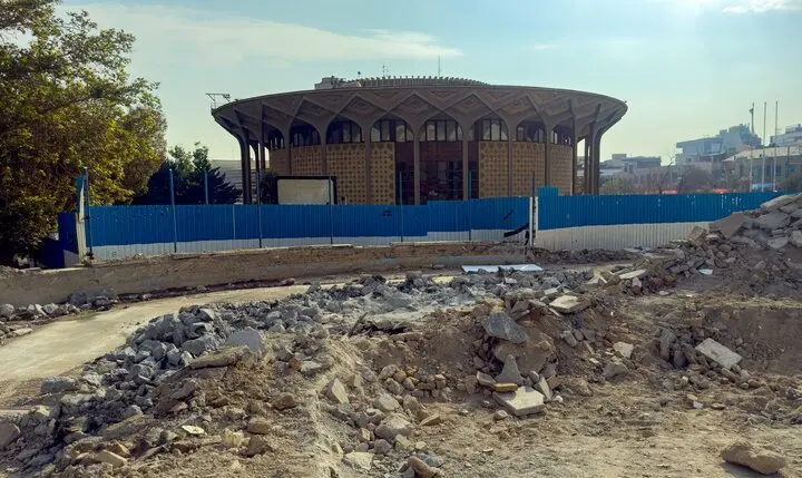 از دلخوشی ساده مردم تا نخاله‌های باقی‌مانده؛ چه بر سر حوض تئاترشهر آمد؟ |روایت‌های متناقض شهرداری، میراث و ارشاد