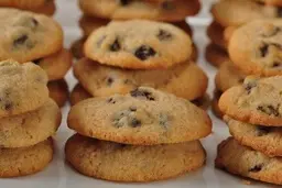 طرز تهیه کیک با یک تخم مرغ  | طرز تهیه شیرینی کشمشی خانگی +ویدئو