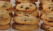 با یک تخم مرغ، بدون همزن و فر شیرینی درست کن | طرز تهیه شیرینی کشمشی خانگی +ویدئو