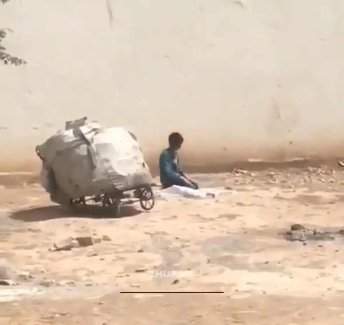 نماز کودک کار + ویدئو