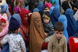 موافقت 12 کشور برای عبور پناهجویان افغان