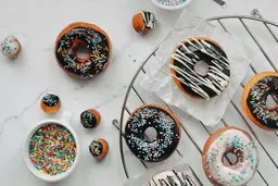 از این به بعد بدون نیاز به فر و همزن دونات خونگی درست کن | طرز تهیه دونات خونگی با جدیدترین روش + ویدئو