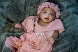 یوسین بولت ، قهرمان افسانه ای دوومیدانی، نام بامُسمای دختر خود را افشا کرد