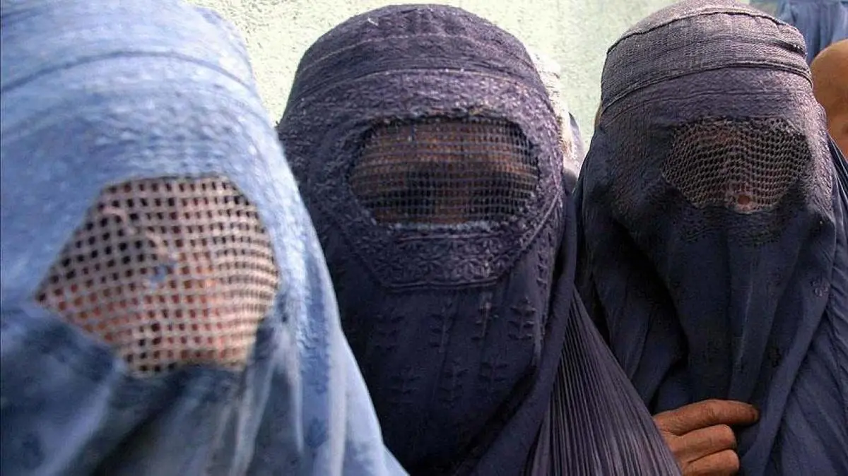 طالبان دانشجویان دختر را ملزم به رعایت حجاب و استفاده از برقع کرد
