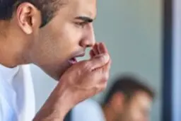 اگر دهانتان بوی ماهی مرده می‌دهد به این بیماری خطرناک مبتلا هستید!