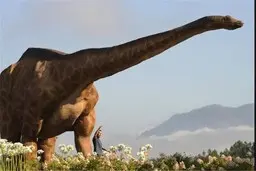 ردپای عجیب یک دایناسور غول‌پیکر ۳۵ متری، روی زمین یک روستا در فرانسه!+تصویر 