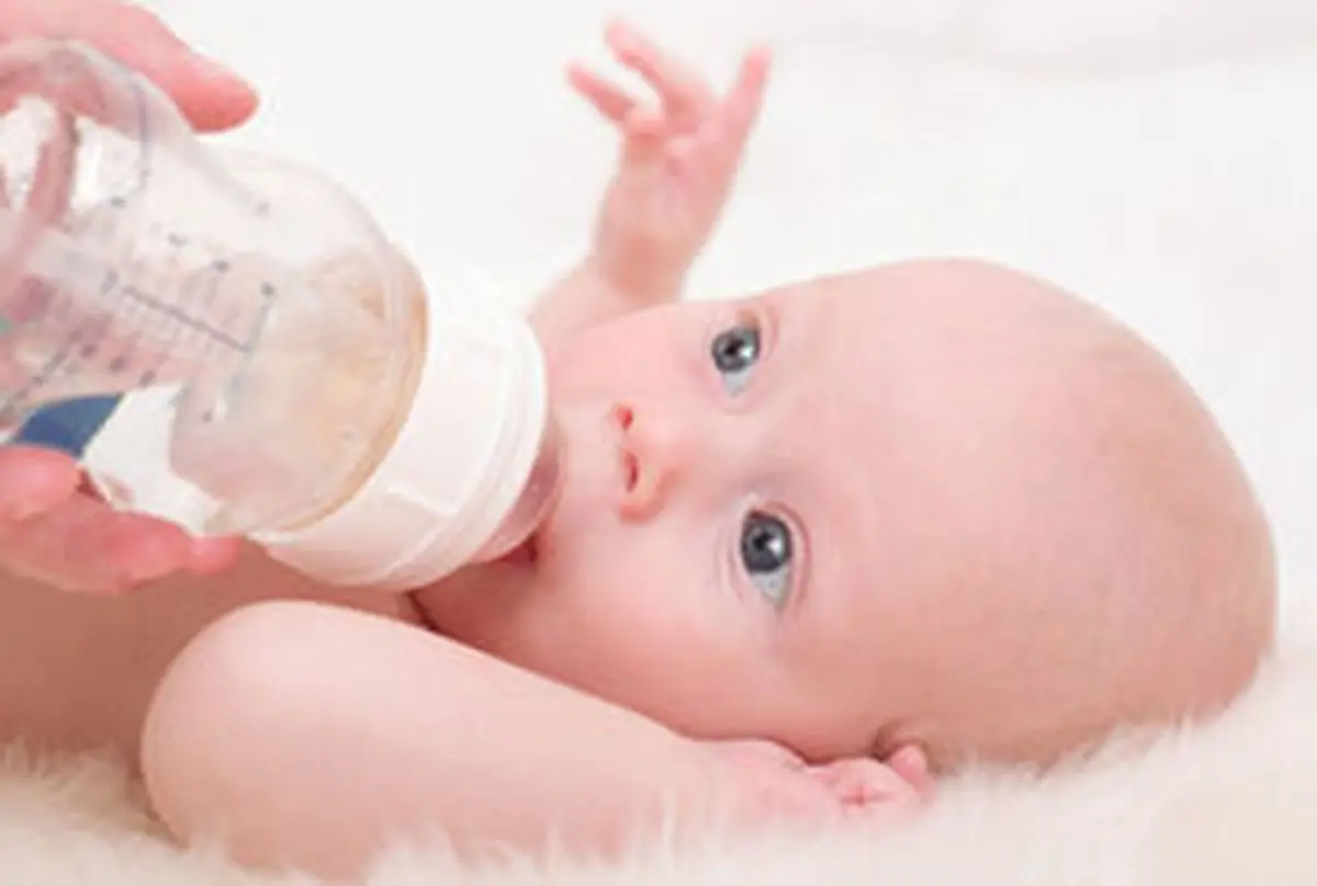 شیردهی مادر آلوده به کرونا، نوزاد را مبتلا می‌کند؟