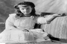 داستان زندگی واقعی آناستازیا | پرنسس آنیا که بود و چکار کرد؟