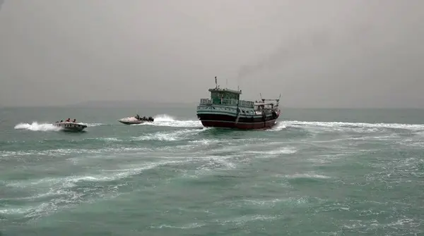 طوفان سهمگین در چابهار | غرق شدن بیش از ۱۰ لنج ماهیگیری +ویدئو