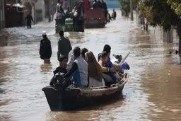 غوغای بچه‌های تهران در دورافتاده‌ترین نقطه ایران