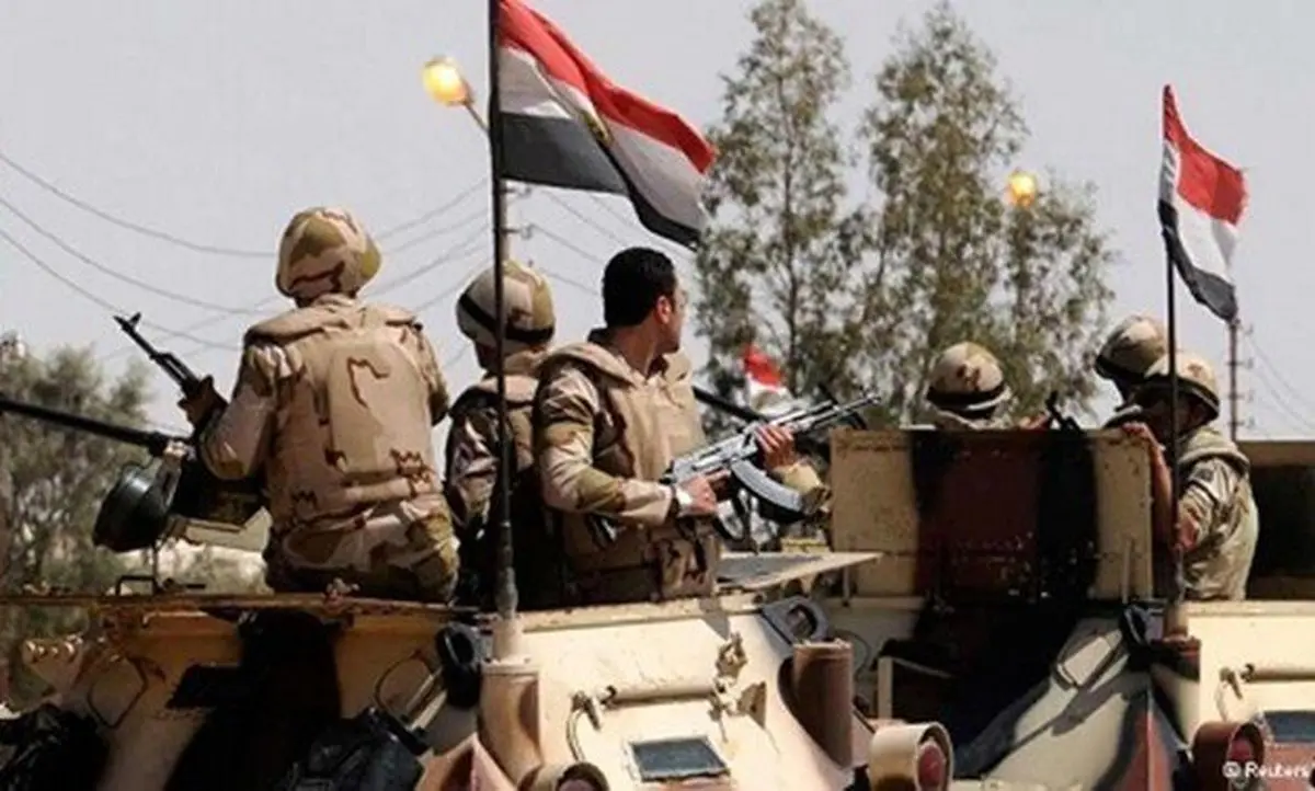 ۱۰ کشته و زخمی در حمله به خودروی ارتش مصر