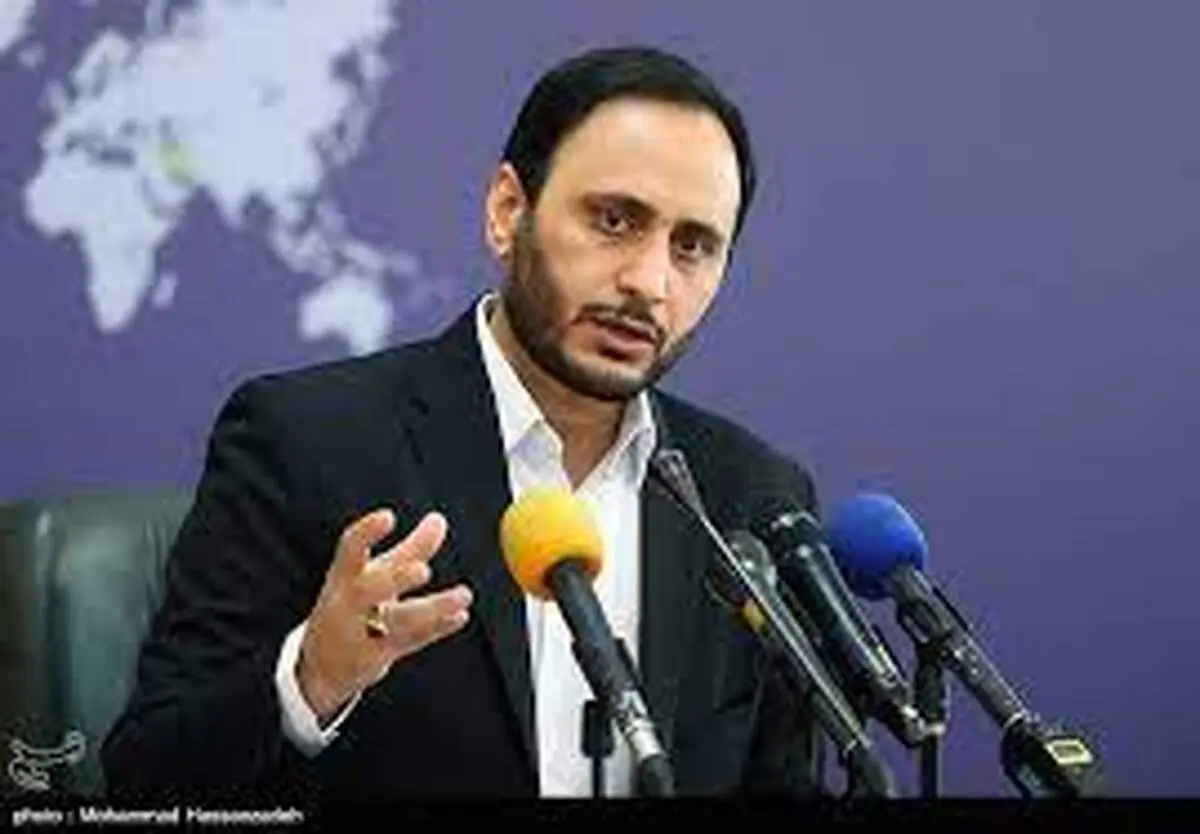 واکنش طنز سخنگوی دولت به هم‌گروهی ایران با انگلیس و آمریکا 