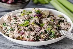 با تن ماهی در کم تر از نیم ساعت یک غذای خوشمزه درست کنید | دستور پخت سالاد تن ماهی