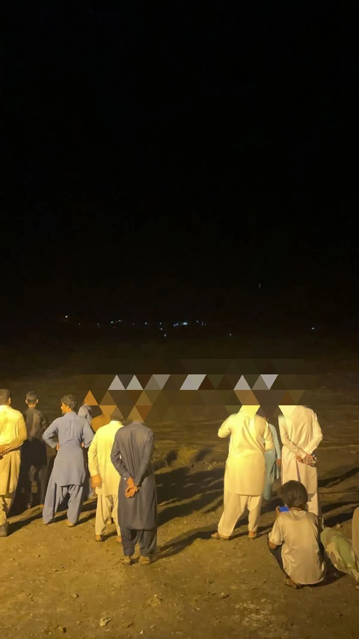 سیل جان دو کودک را در هرمزگان گرفت | نجات چندین کودک از سیل رودخانه سرباز