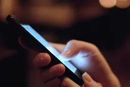 مهری و مازیار: پیامک دردسر ساز خانم منشی 